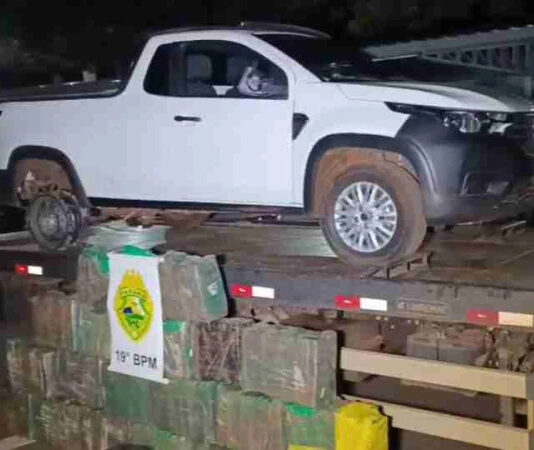Suspeito abandona picape com 355 kg de maconha e foge após perseguição em Toledo