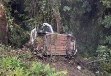 Van da saúde de Lunardelli sai da pista na BR-376 e motorista fica gravemente ferido em Tibagi