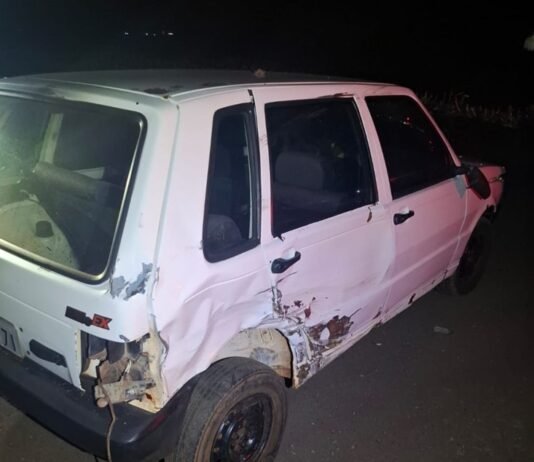 Acidente entre moto e carro deixa dois jovens feridos na PR-182, em Toledo