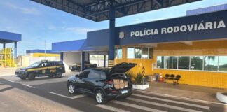 Casal é preso pela PRF com 5 mil maços de cigarros contrabandeados que seriam entregues em mercado no Paraná