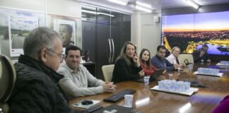 Comitiva do Sudoeste conhece modelo da Casa Abrigo Regional de Toledo