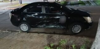 Fiesta e Cobalt batem ao entrar em rotatória na Avenida José João Muraro, no Jardim Porto Alegre