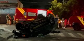 Homem é baleado, capota carro e morre na região
