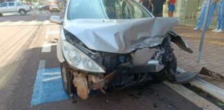 Motorista é preso por embriaguez ao volante após bater em carro estacionado em Toledo