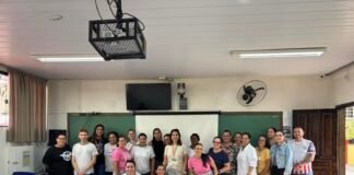 Palestra do Agosto Lilás orienta estudantes sobre violência doméstica