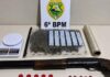 Polícia apreende espingarda, munições, drogas e prende mulher suspeita de tráfico em Terra Roxa