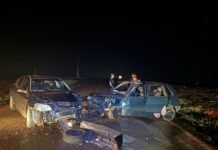 COLISÃO FRONTAL ENTRE ASTRA E UNO DEIXA SEIS PESSOAS FERIDAS NA PR-364 EM ASSIS CHATEAUBRIAND