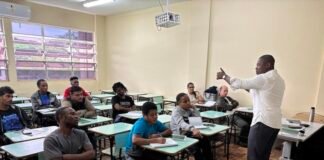 Cursos de português e crioulo haitiano iniciam novas turmas em Toledo