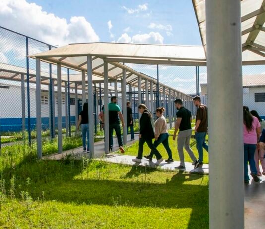 Equipe da UBS do Jd. Europa conhece estruturas e rotinas do Cense Toledo