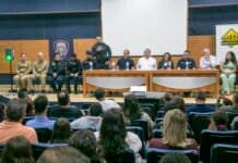 Estudantes recebem certificados de concurso de desenho do EducaTrânsito