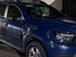 HOMEM É LEVADO À DELEGACIA APÓS MULHER RELATAR AGRESSÕES E AMEAÇAS EM TOLEDO
