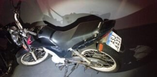 MOTOCICLETA FURTADA É ENCONTRADA ABANDONADA EM RUA DE TOLEDO