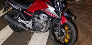 MOTOCICLISTA DE 26 ANOS FICA FERIDO APÓS COLISÃO COM CARRO EM AVENIDA DE TOLEDO