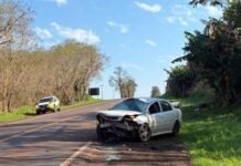 MOTORISTA FICA FERIDO APÓS CARRO SAIR DA PISTA NA PR-182, EM MARIPÁ