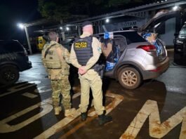 PRF e PM apreendem 15 mil maços de cigarros contrabandeados e recuperam carro clonado em Toledo