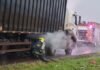 RAIO ATINGE CAMINHÃO E PNEU PEGA FOGO NA BR-467, ENTRE CASCAVEL E TOLEDO