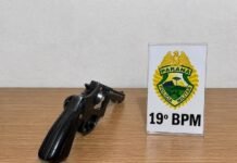 Revólver calibre 38 é encontrado dentro de carro e homem acaba preso em Marechal Rondon