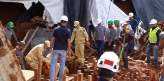 Trabalhadores são resgatados depois de serem soterrados em construção de prédio no Paraná