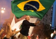 Em virada inédita, Lula vence Flávio Bolsonaro e seguirá no Planalto
