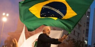 Em virada inédita, Lula vence Flávio Bolsonaro e seguirá no Planalto
