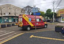 Motorista deixa local após colisão que deixou vítima ferida no centro de Marechal Rondon