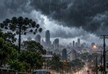 Volume de chuva pode chegar a 200 mm até domingo em cidades do Paraná