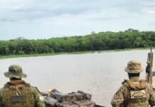 Barco com cigarros e agrotóxicos contrabandeados é apreendido em Guaíra
