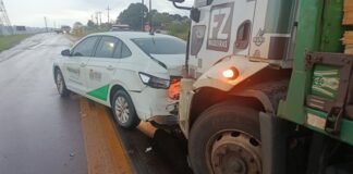 CAMINHÃO ATINGE CARRO E MOTOCICLETA EM ACIDENTE DURANTE CHUVA INTENSA NA PR-585, EM TOLEDO