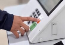 Chuva danifica colégio e local de votação de 4 mil eleitores é transferido no Paraná