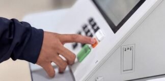 Chuva danifica colégio e local de votação de 4 mil eleitores é transferido no Paraná