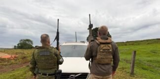 Comboio com cigarros contrabandeados foge da Polícia e três veículos são apreendidos no Paraná