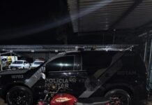 MULHER É FLAGRADA PILOTANDO MOTOCICLETA SEM CAPACETE E SEM HABILITAÇÃO EM ASSIS CHATEAUBRIAND