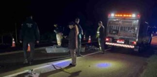 Motociclista morre após ser atingido por dois carros na região