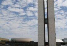 Presidente do Senado marca para terça-feira votação do fim da escala 6×1