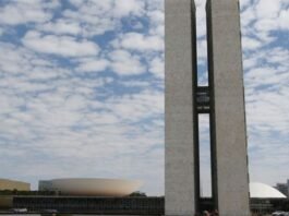 Presidente do Senado marca para terça-feira votação do fim da escala 6×1