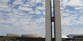 Presidente do Senado marca para terça-feira votação do fim da escala 6×1