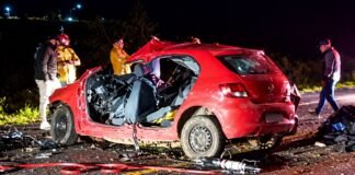 Pai, mãe e três filhos morrem em grave acidente no interior do Paraná