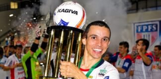 Luciano Soares Lopes ‘Carrapicho’: aos 49 anos, segue desafiando o tempo nas quadras do futsal paranaense