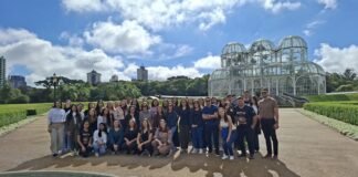 Alunos da Unipar Toledo fazem visita técnica em Curitiba e Ponta Grossa